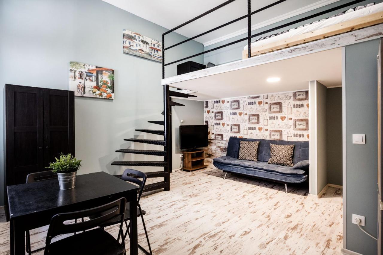 Hungarian Rebelian With Ac Apartamento Budapeste Exterior foto