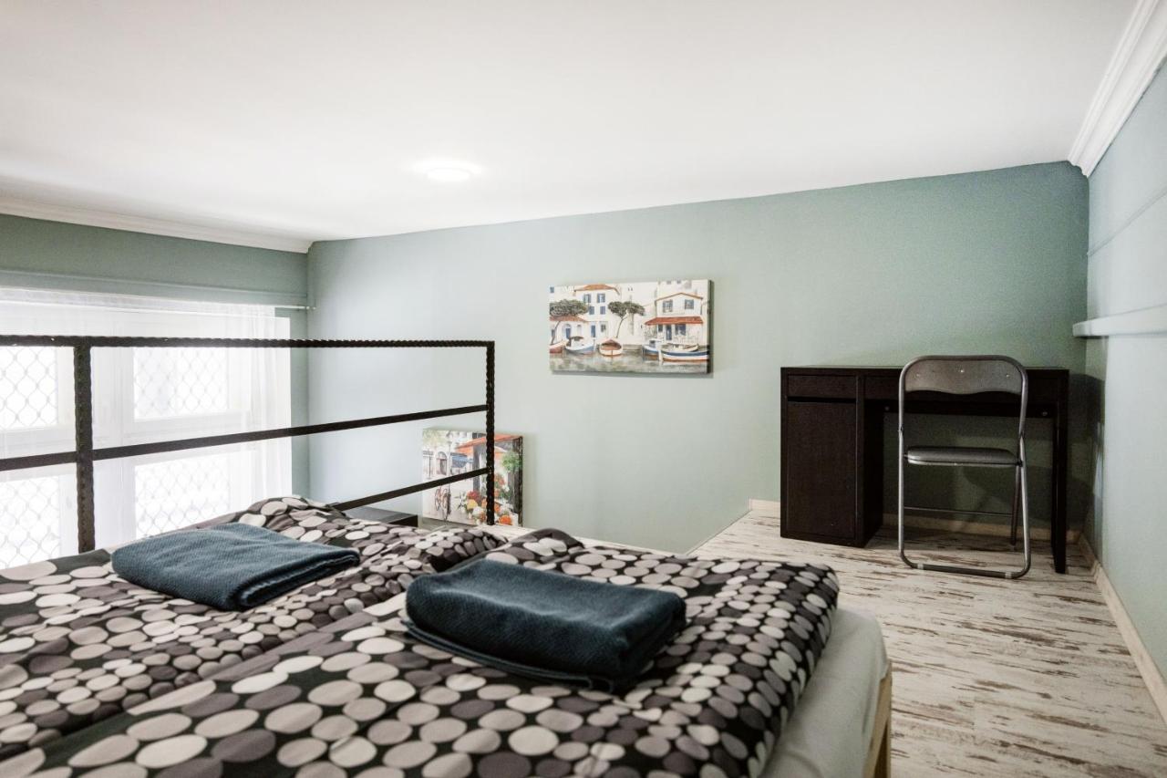 Hungarian Rebelian With Ac Apartamento Budapeste Exterior foto