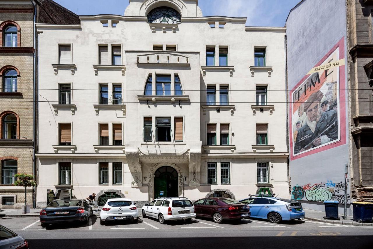 Hungarian Rebelian With Ac Apartamento Budapeste Exterior foto